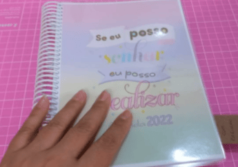 Foto de uma agenda personalizada em tamanho A5