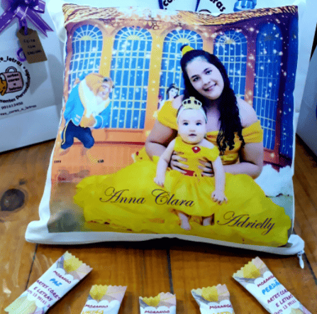 Foto de uma almofada personalizada