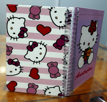 Foto de um caderno personalizado em tamanho A6